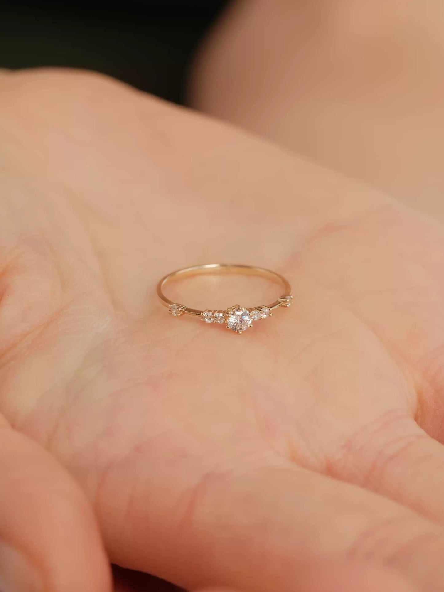 9k gold exquisite and slender lace-set diamond and zirconia k gold ring