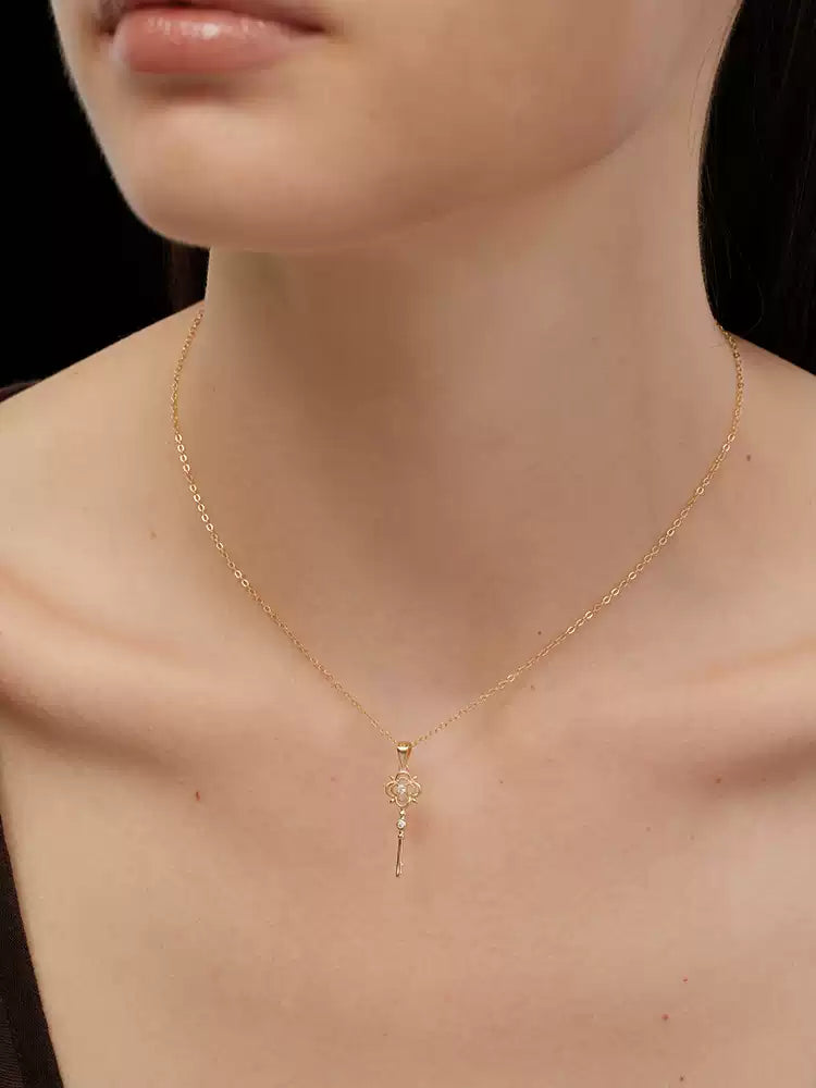 S925 pure silver hollow-punched engraved small keychain necklace