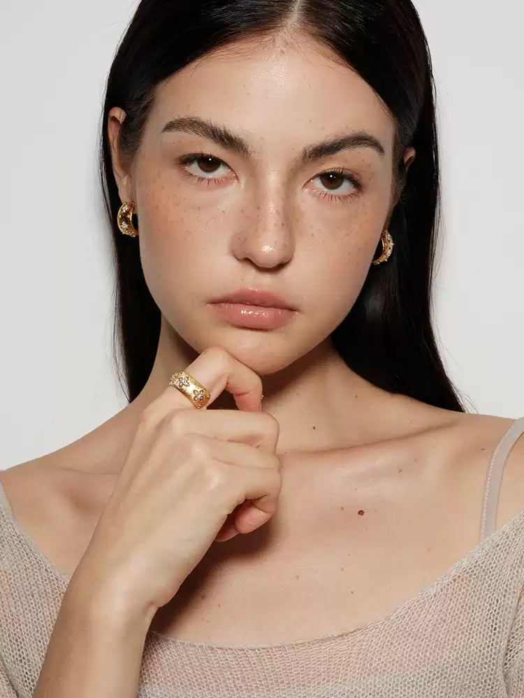 Engraved Flower Four-Leaf Clover Diamond Ring