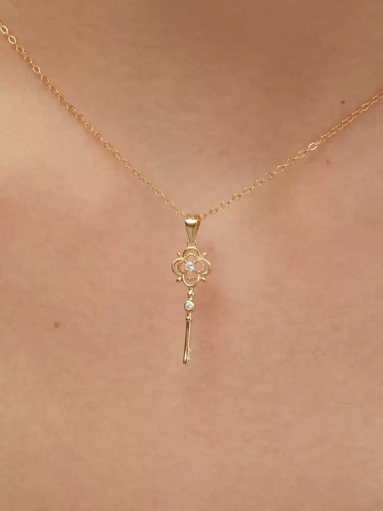 S925 pure silver hollow-punched engraved small keychain necklace