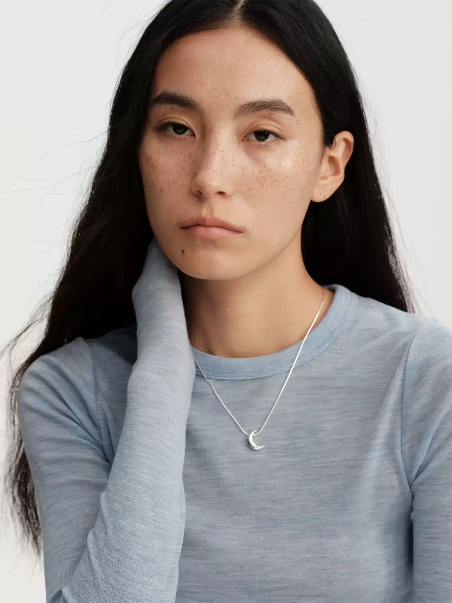 S925 pure silver three-dimensional solid small moon necklace