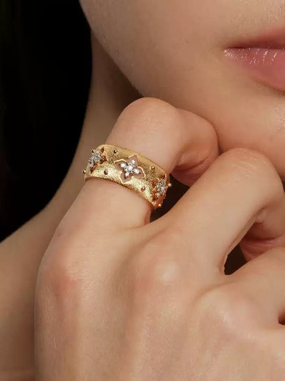 Engraved Flower Four-Leaf Clover Diamond Ring