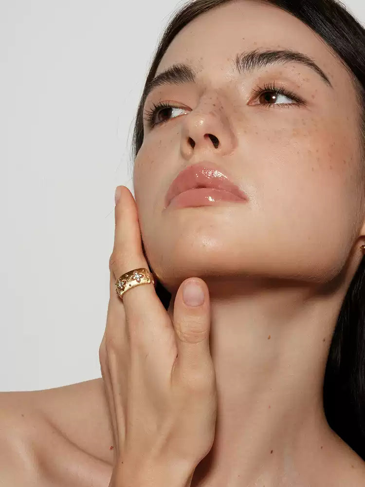 Engraved Flower Four-Leaf Clover Diamond Ring